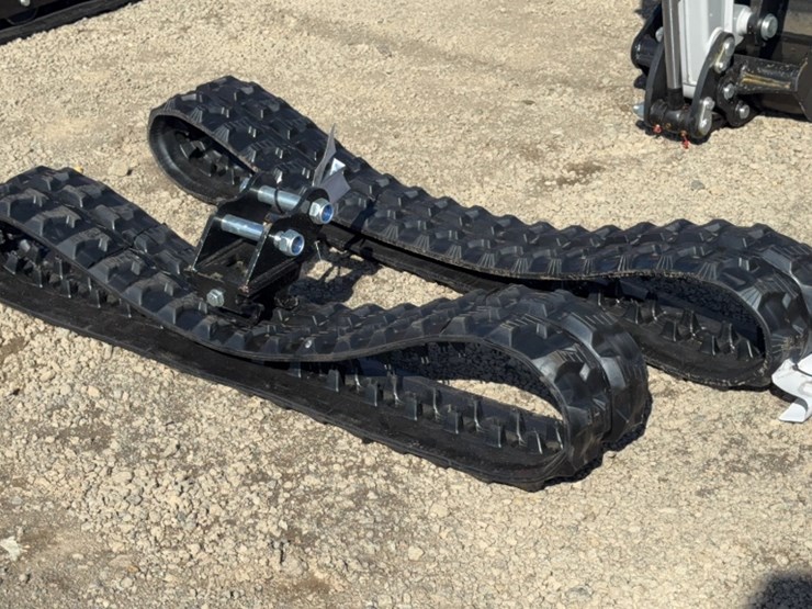 #1092-•-set-of-mini-excavator-tracks-and-coupler-image-2