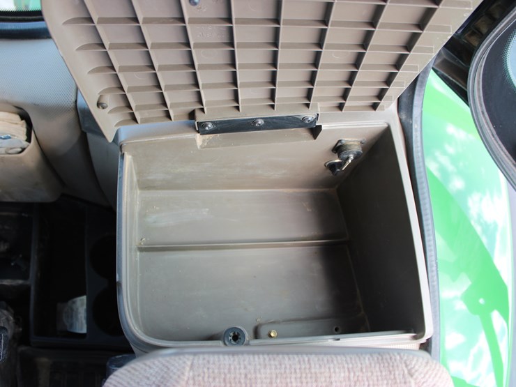 2012-john-deere-8270r-image-48