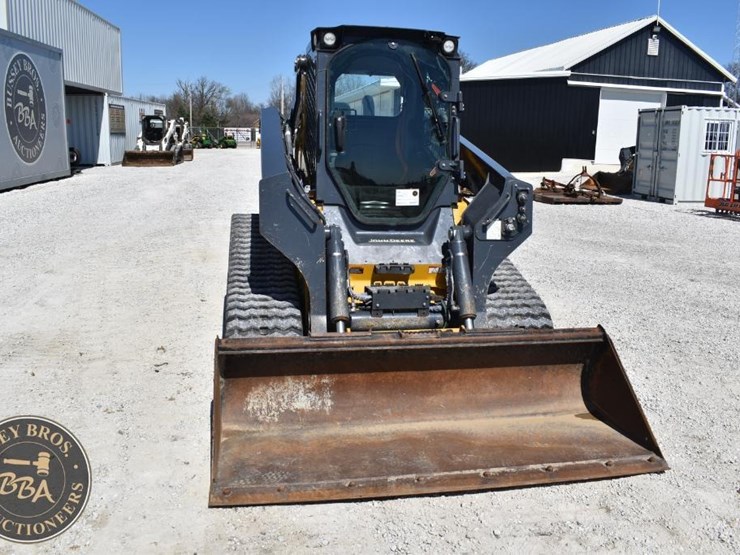 2020-deere-333g-image-14