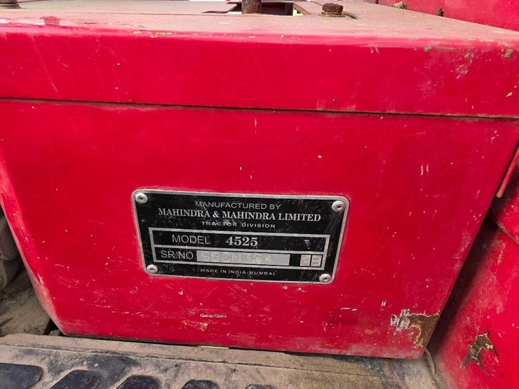 2013-mahindra-4525-image-11