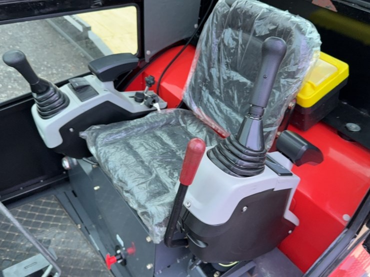 #2052-•-2024-agt-qnt50r-mini-excavator-image-17