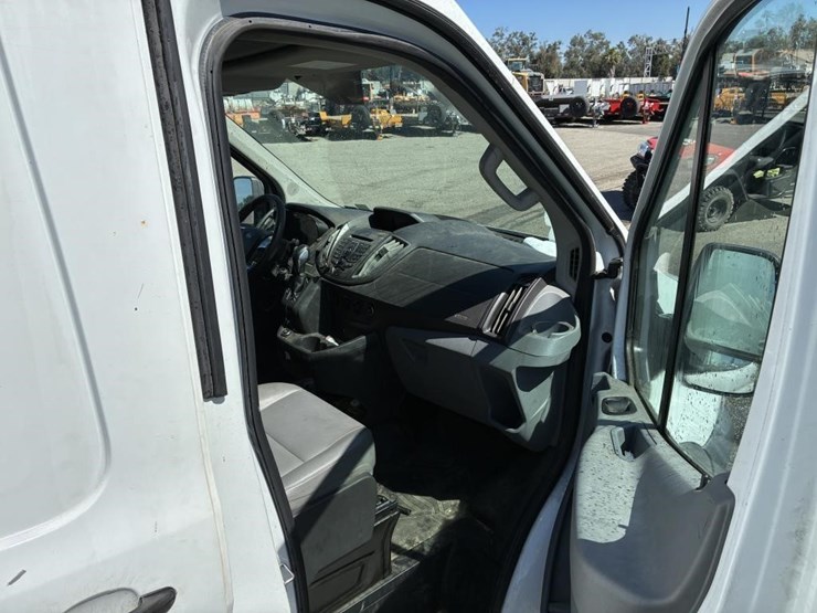 2017-ford-transit-image-9