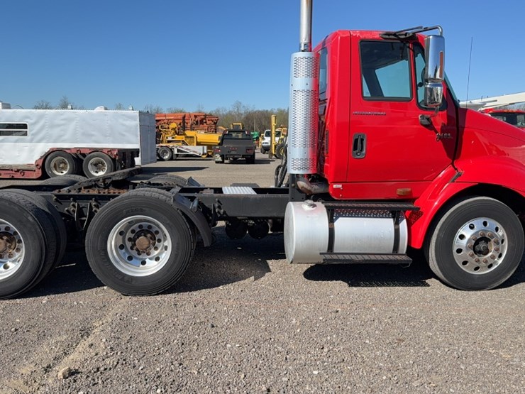 2007-international-8600-image-4