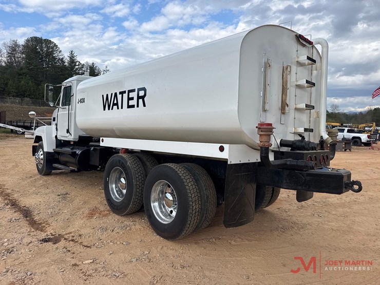 2001-mack-ch613-image-4