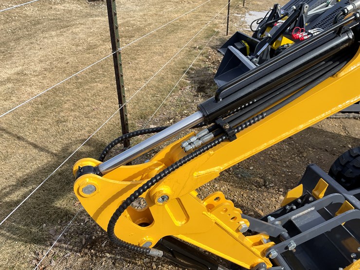 #900-•-landhonor-mini-excavator-image-11