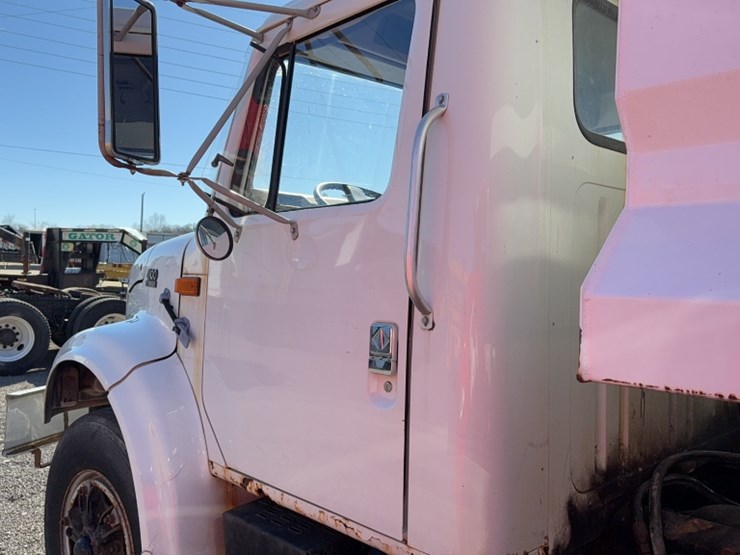 1998-international-4900-image-14