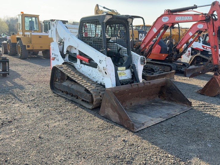 2017-bobcat-t740-image-3