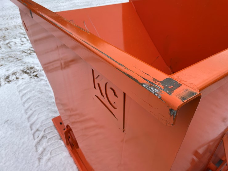 #2001-•-2-yard-self-dumping-hopper-image-6