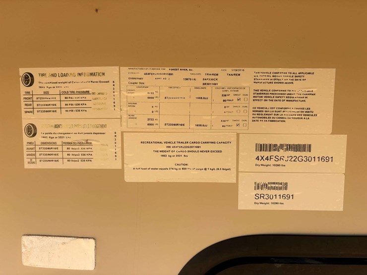 2016-forest-river-sabre-5th-wheel-travel-trailer-image-28