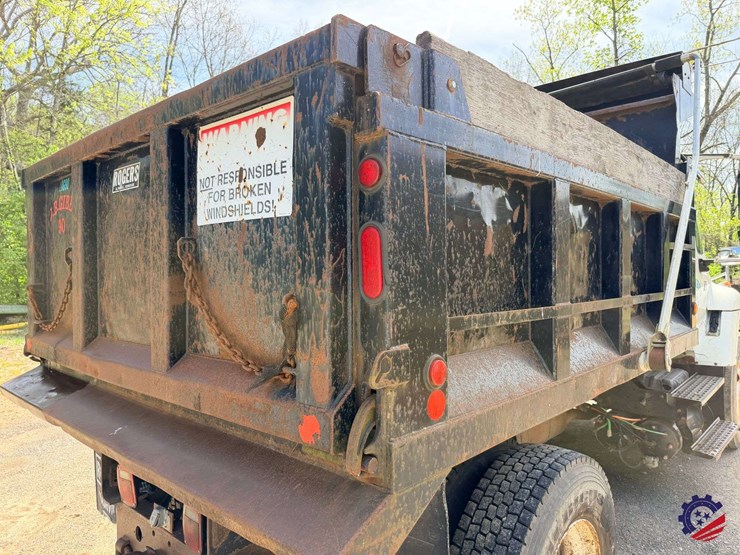 2007-international-7400-image-51