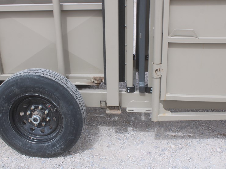 #1083-•-new-circle-t-portable-complete-cattle-processing-system-image-44