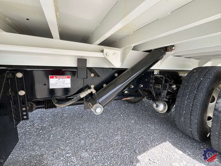 2025-kenworth-t380-image-28