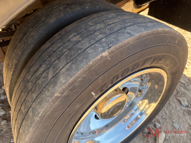 2004-ford-f550-xl-image-12