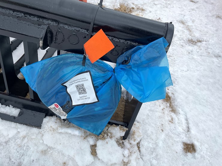 #2039-•-skid-steer-mount-skeleton-grapple-bucket-image-16