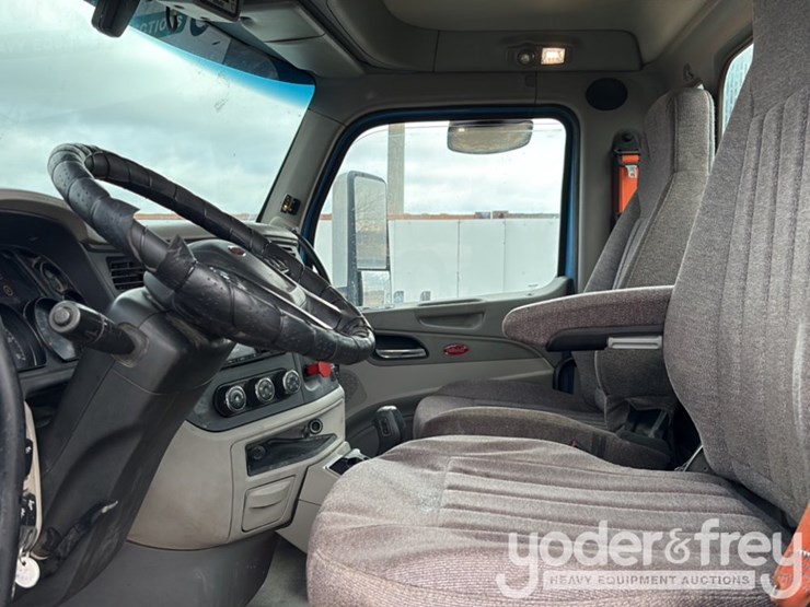2018-peterbilt-579-image-120