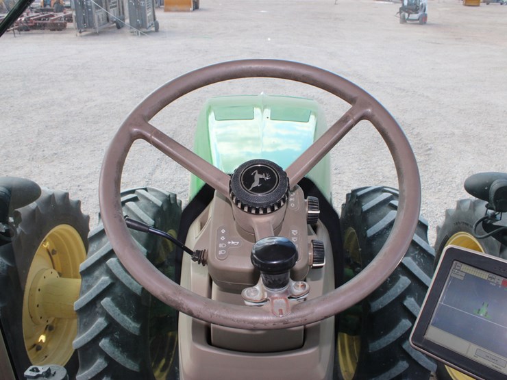 2012-john-deere-8270r-image-45