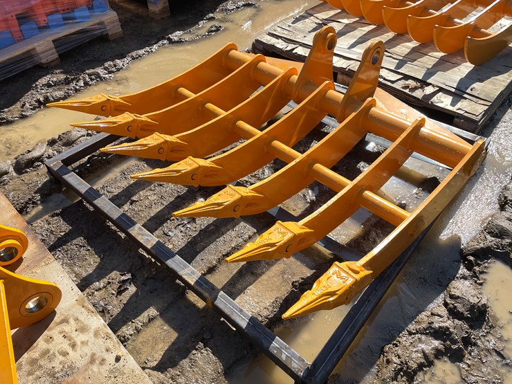 caterpillar-305-image-1