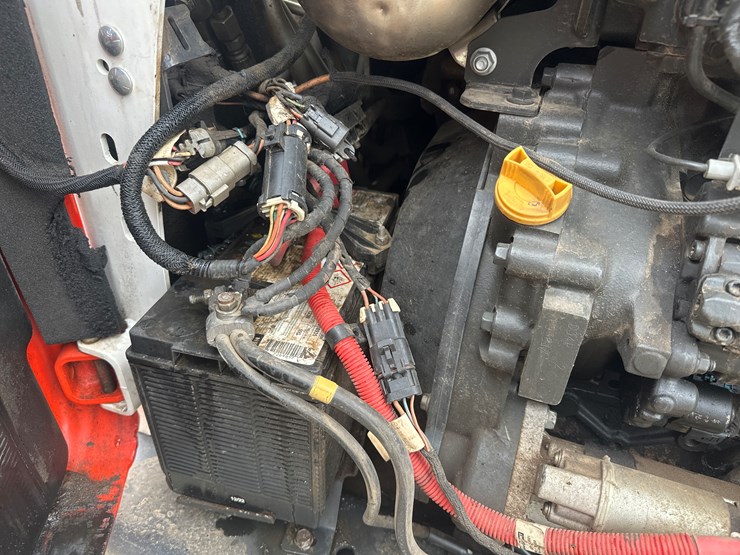 2022-bobcat-t770-image-45