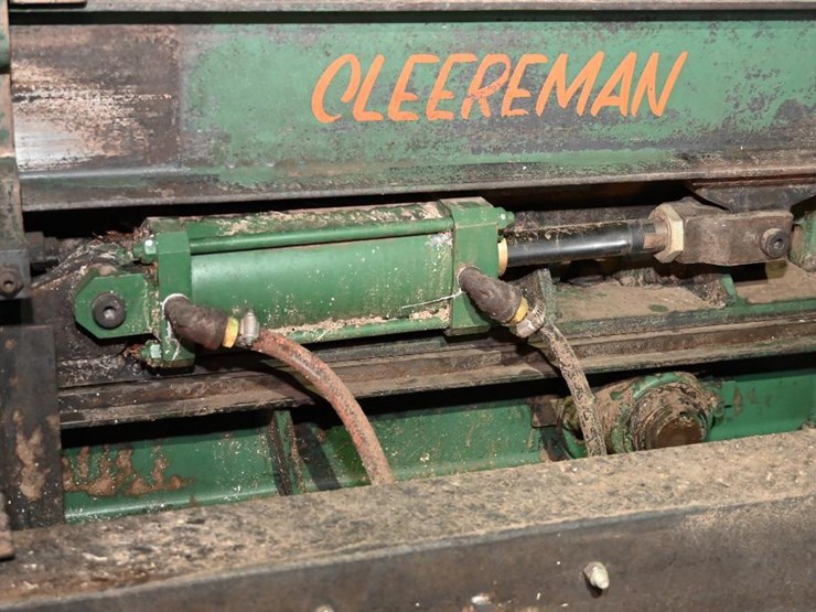 #116-•-cleereman-38-3hb-carriage-and-track-image-37