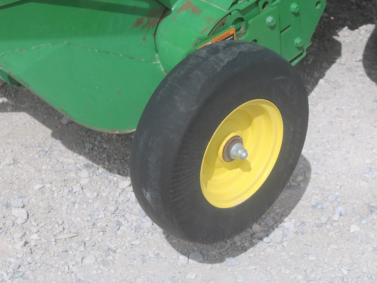 john-deere-560m-image-13