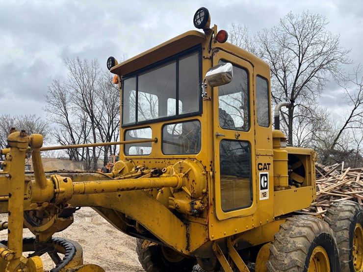 caterpillar-12-image-8