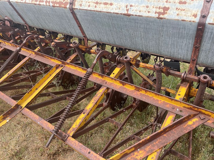#4057-•-minneapolis-moline-grain-drill-image-15