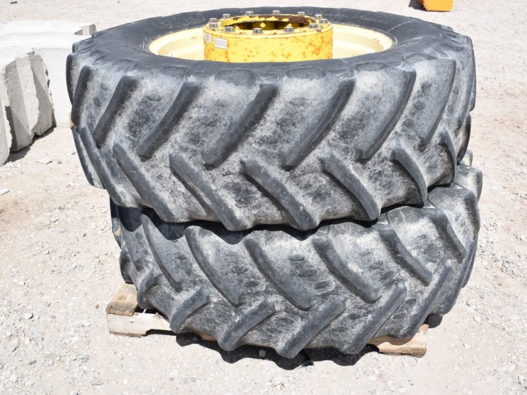 2009-john-deere-8330-image-96