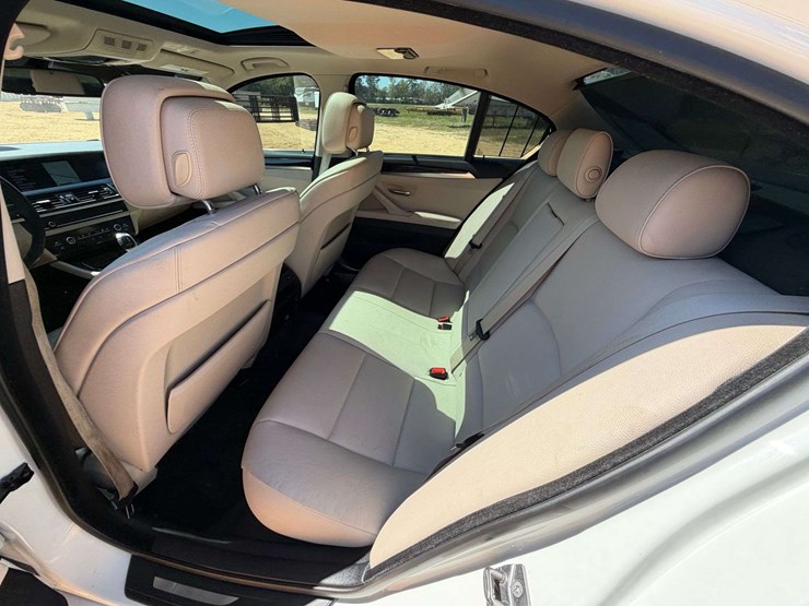 2011-bmw-528i-4-door-sedan-(178,025-miles)-image-14