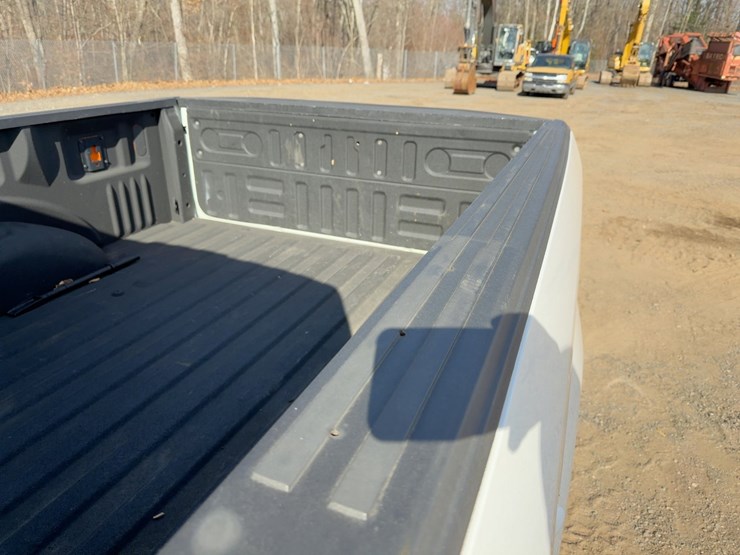 2016-ford-f150-xl-image-12