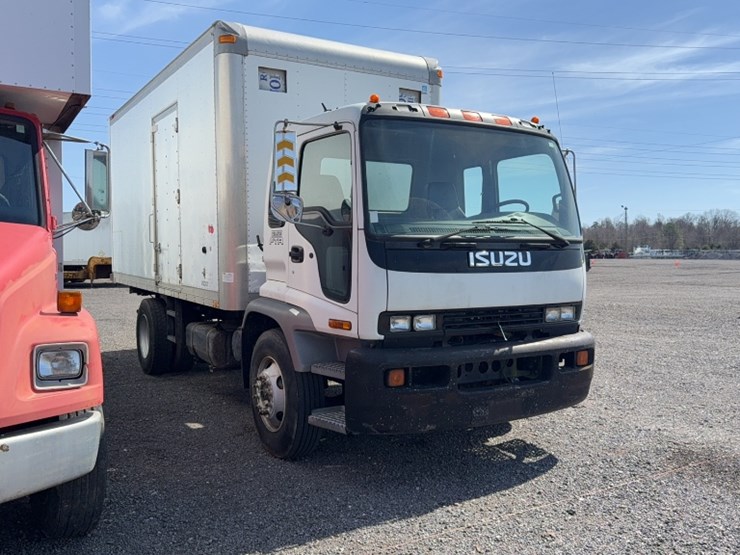 2004-isuzu-ftr-image-3