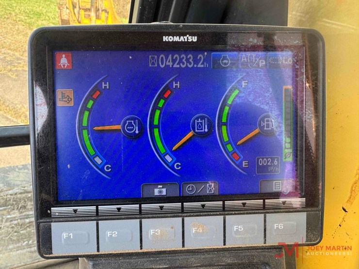 komatsu-pc210-lc-10-image-26