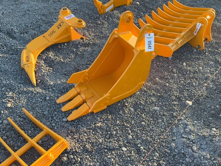 caterpillar-305-image-1