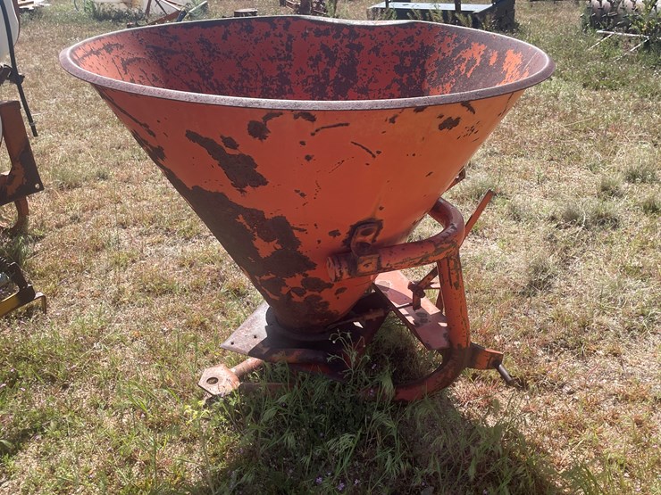 #4040-•-niemeyer-spreader-image-4