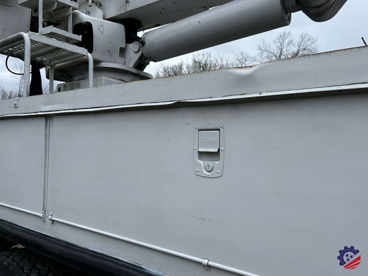 2009-international-7400-image-47