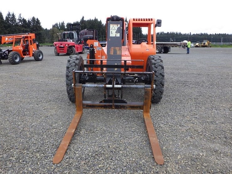 2018-jlg-8042-image-2