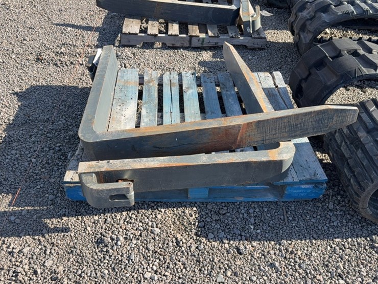 #2059-•-set-of-48"-pallet-fork-tines-image-2