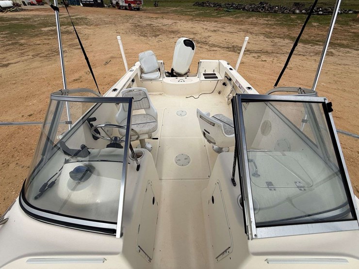 2003-sea-hunt-escape-200d-bay-boat-image-22