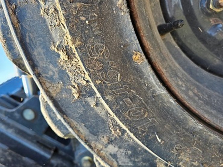 new-holland-l218-image-36