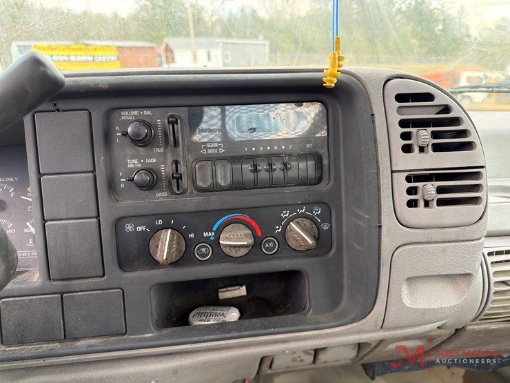 1997-chevrolet-3500-image-24