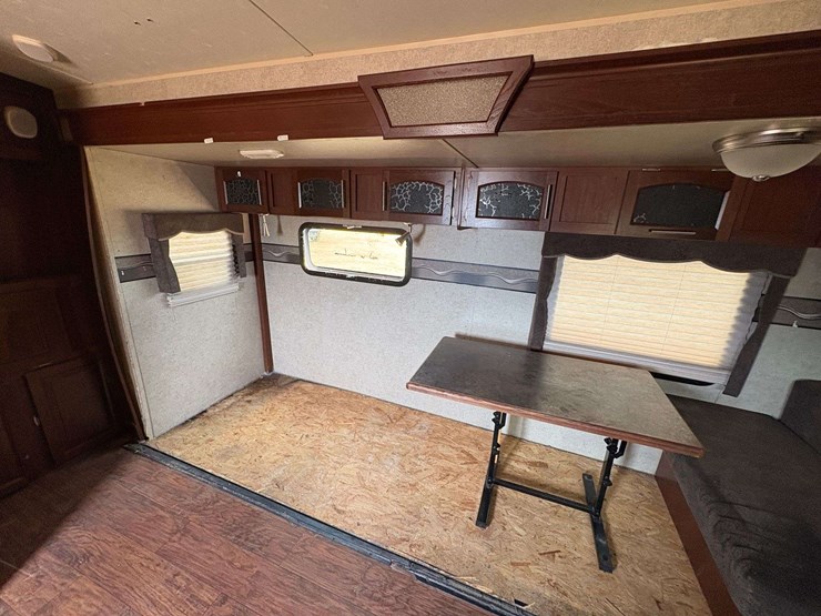 2015-rockwood-2608ws-travel-trailer-image-18