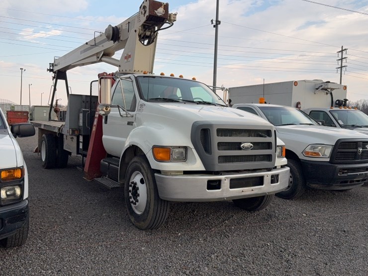 2006-ford-750-image-3