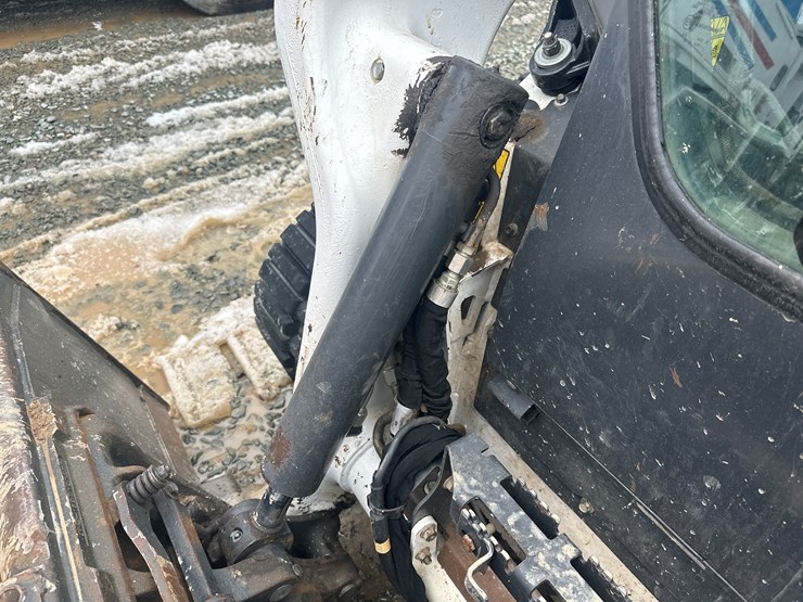 2022-bobcat-t66-image-24