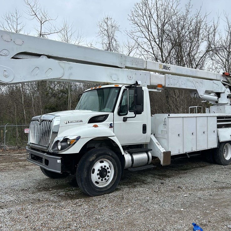 2009 INTERNATIONAL 7400