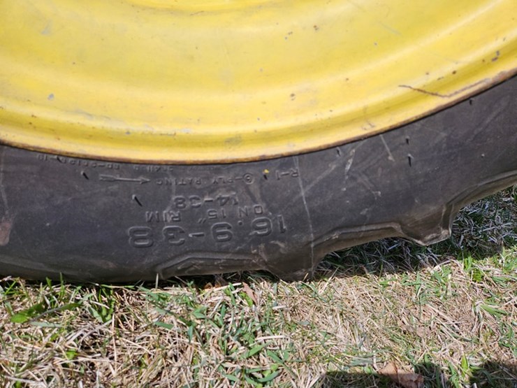 john-deere-4010-image-35