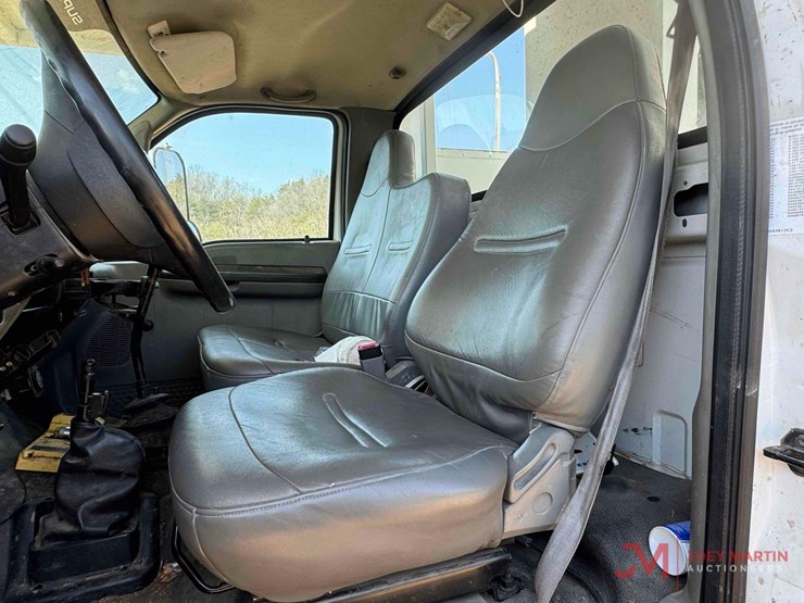 2009-ford-f750-xl-image-17