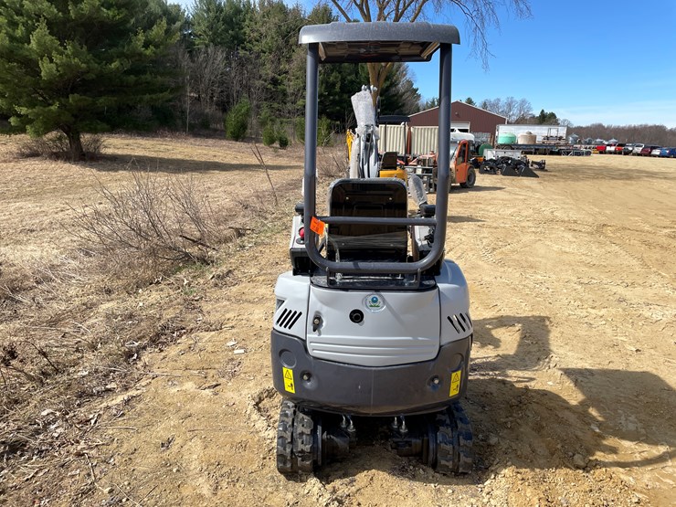 #902-•-new-land-hero-rt15r-mini-excavator-image-6