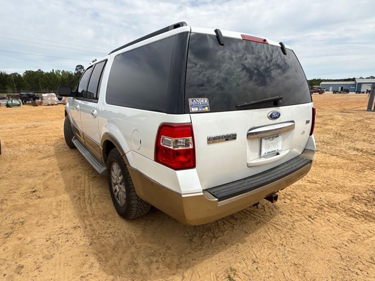 2011-ford-expedition-xlt-image-3