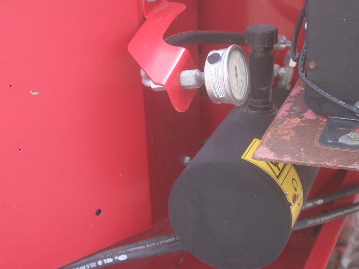 2015-massey-ferguson-1840-image-34