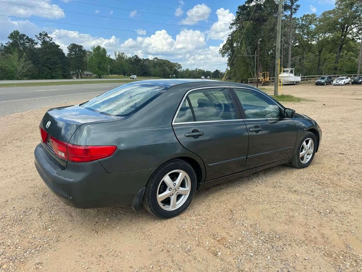 2005-honda-accord-4-door-sedan-(347,973-miles)-image-7