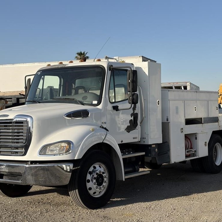 2012 Freightliner M2 S/A Mechanics Truck